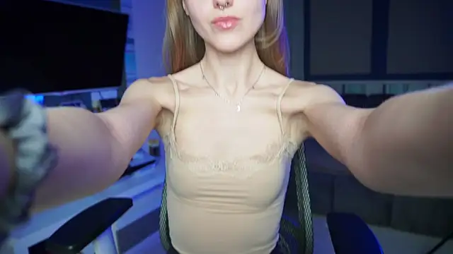 CassiaBlade1 online show from 11/19/25, 04:29