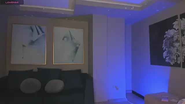 AnaDurant online show from 10/31/25, 07:26