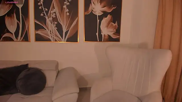 AnaDurant online show from 11/24/25, 02:28