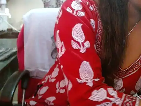 LovingPihu online show from 01/18/26, 05:44