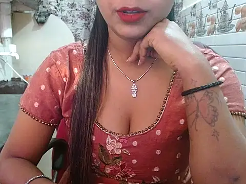 LovingPihu online show from 02/05/26, 04:28