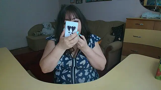 Lucretia Goldi  online show from 02/06/25, 12:59