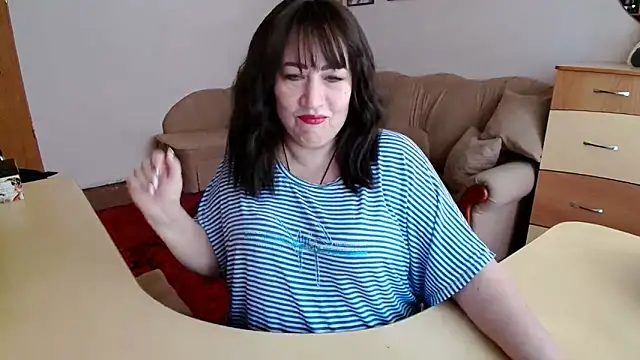 Snapshot of Lucretia_Goldi_ chatting on 05/06/26, 11:37 Lucretia Goldi online show from 05/06/26, 11:37