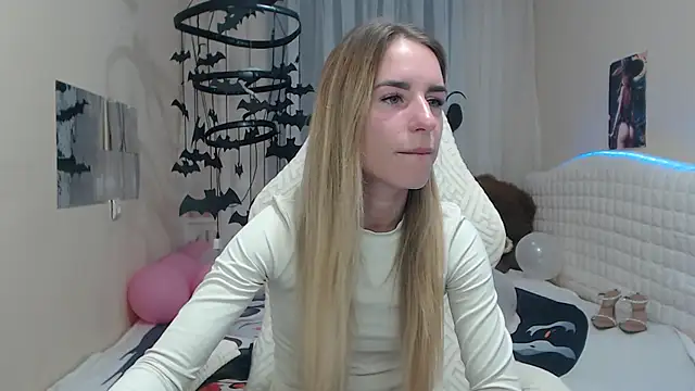 DeboraHorny online show from 10/17/25, 06:05