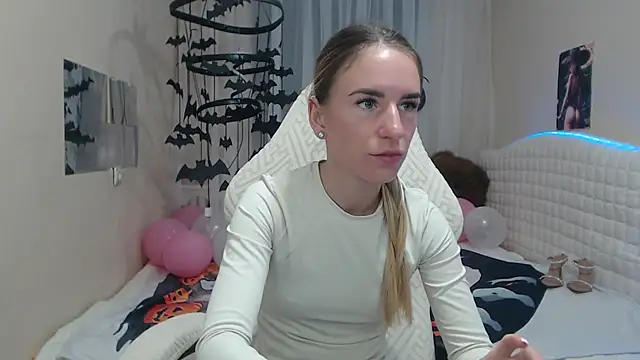 DeboraHorny online show from 10/18/25, 06:05