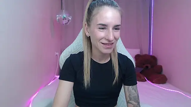 DeboraHorny online show from 05/17/26, 06:11