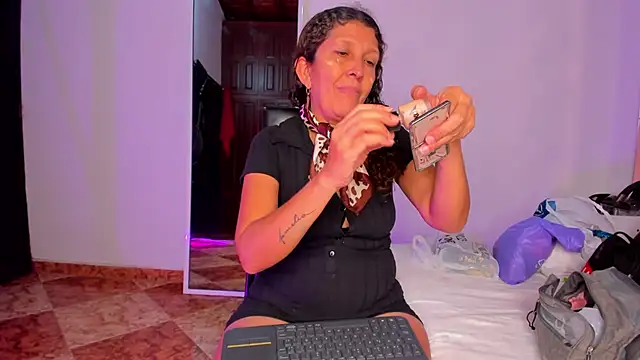 Keyla Milf online show from 12/04/25, 02:43