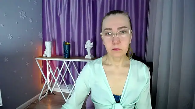 queen a n i online show from 01/29/25, 07:57