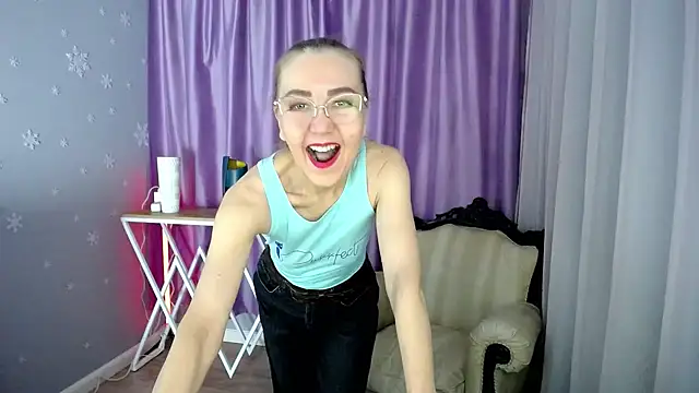 queen a n i online show from 01/31/25, 11:56