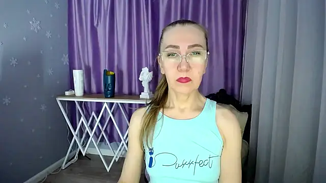 queen a n i online show from 02/01/25, 11:54