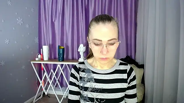 queen a n i online show from 03/08/25, 08:55