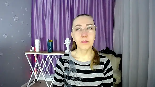 queen a n i online show from 03/10/25, 07:10