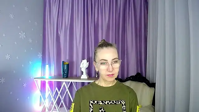 queen a n i online show from 09/09/25, 08:14