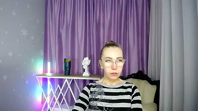 queen a n i online show from 09/11/25, 07:08