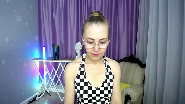 queen a n i online show from 09/24/25, 09:34