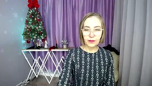 queen a n i online show from 02/02/26, 10:14