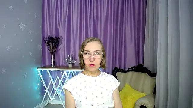 queen a n i online show from 03/24/26, 08:08