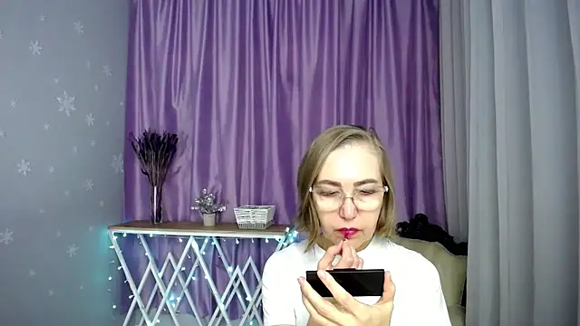 queen a n i online show from 03/29/26, 08:25