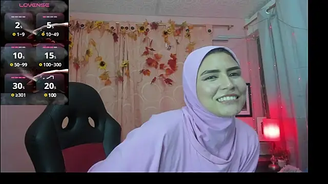 Snapshot of DarshaKhemu chatting on 02/06/25, 11:48 DarshaKhemu online show from 02/06/25, 11:48