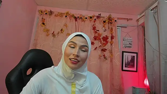 Snapshot of DarshaKhemu chatting on 09/08/25, 09:14 DarshaKhemu online show from 09/08/25, 09:14