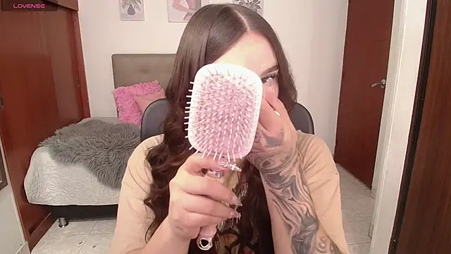 Miley Baker online show from 12/04/25, 02:48