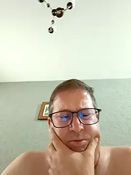 tavio1 online show from 02/15/26, 08:05