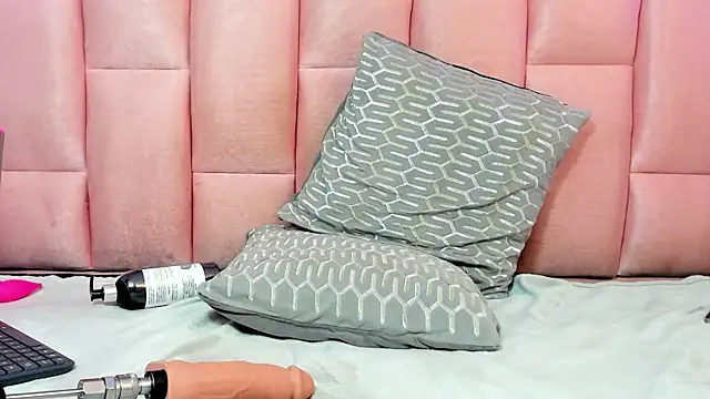 valeriaa19 online show from 03/08/25, 08:33