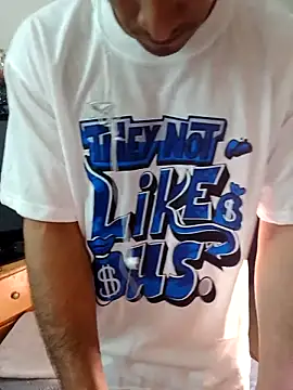 Snapshot of Torresmor chatting on 03/27/26, 03:34 Torresmor online show from 03/27/26, 03:34