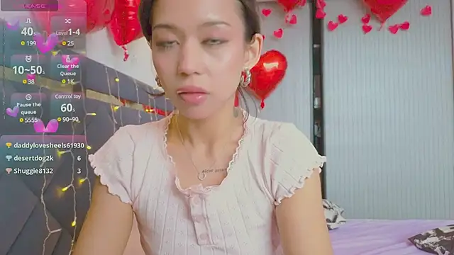 Mia Tin online show from 02/13/25, 09:30