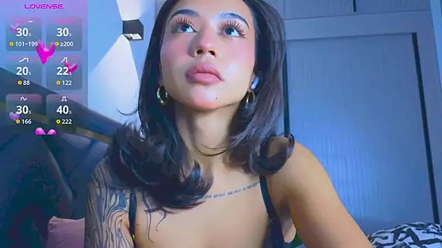 Mia Tin online show from 10/18/25, 05:14