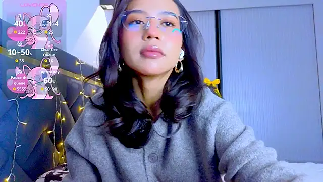 Snapshot of Mia_Tin chatting on 12/18/25, 04:24 Mia Tin online show from 12/18/25, 04:24