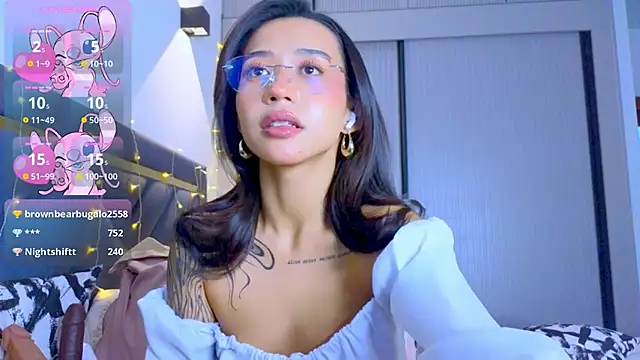 Snapshot of Mia_Tin chatting on 12/19/25, 11:06 Mia Tin online show from 12/19/25, 11:06