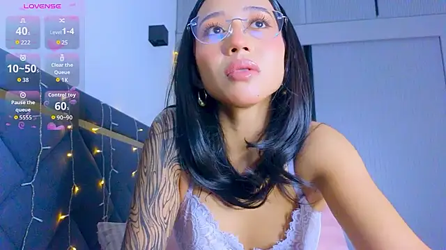 Snapshot of Mia_Tin chatting on 01/07/26, 12:07 Mia Tin online show from 01/07/26, 12:07