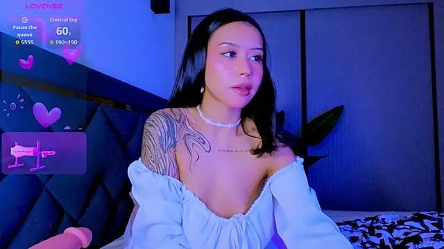 Mia Tin online show from 03/28/26, 05:23