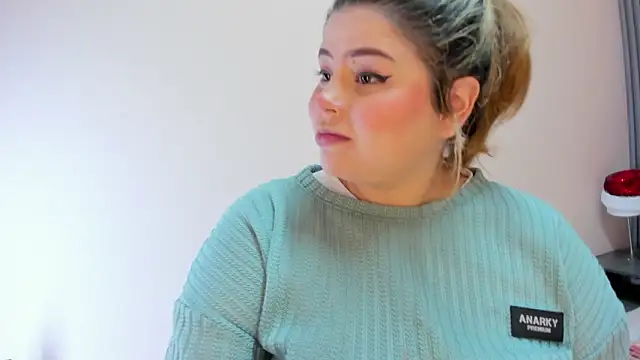 EYMI TOMSOM online show from 12/20/25, 10:44