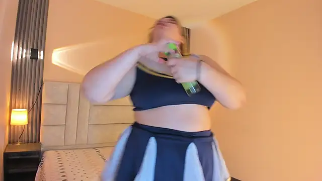 EYMI TOMSOM online show from 01/06/26, 10:41