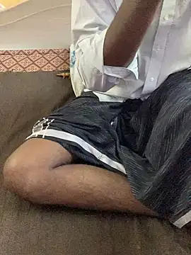 Snapshot of falooda288 chatting on 01/20/25, 04:43 falooda288 online show from 01/20/25, 04:43