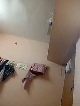 Snapshot of falooda288 chatting on 03/06/25, 03:24 falooda288 online show from 03/06/25, 03:24