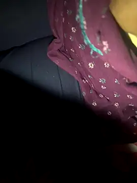 Snapshot of falooda288 chatting on 09/25/25, 11:52 falooda288 online show from 09/25/25, 11:52