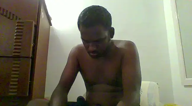 Snapshot of Slavebottombdsm09 chatting on 02/14/25, 03:05 Slavebottombdsm09 online show from 02/14/25, 03:05