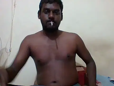 Snapshot of Slavebottombdsm09 chatting on 10/18/25, 04:08 Slavebottombdsm09 online show from 10/18/25, 04:08