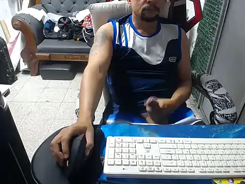 Snapshot of alexam_gal@xh chatting on 12/13/24, 09:41 alexam galxh online show from 12/13/24, 09:41