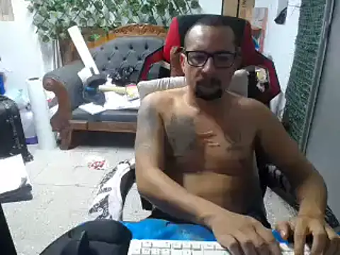 Snapshot of alexam_gal@xh chatting on 12/20/24, 09:50 alexam galxh online show from 12/20/24, 09:50