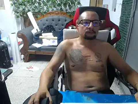 Snapshot of alexam_gal@xh chatting on 12/21/24, 02:19 alexam galxh online show from 12/21/24, 02:19