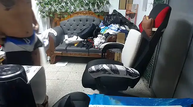 Snapshot of alexam_gal@xh chatting on 12/22/24, 11:52 alexam galxh online show from 12/22/24, 11:52