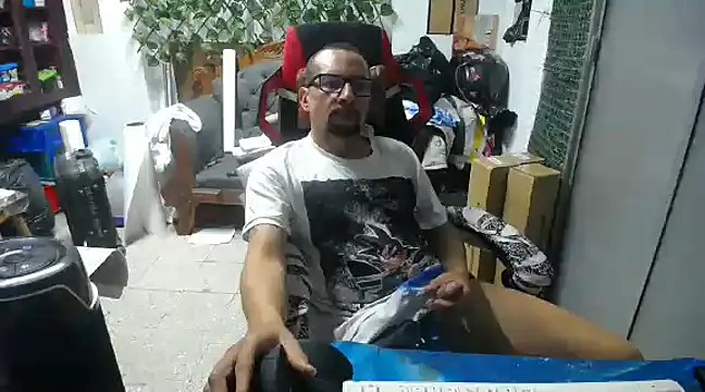 Snapshot of alexam_gal@xh chatting on 12/23/24, 08:36 alexam galxh online show from 12/23/24, 08:36