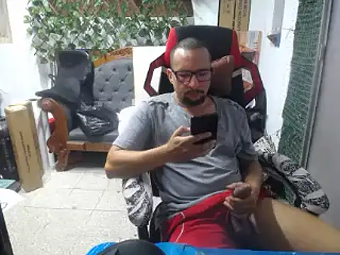 Snapshot of alexam_gal@xh chatting on 01/03/25, 06:35 alexam galxh online show from 01/03/25, 06:35