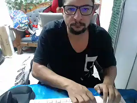 Snapshot of alexam_gal@xh chatting on 01/25/25, 04:57 alexam galxh online show from 01/25/25, 04:57