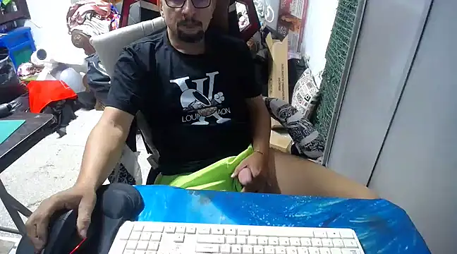 Snapshot of alexam_gal@xh chatting on 02/05/25, 02:48 alexam galxh online show from 02/05/25, 02:48