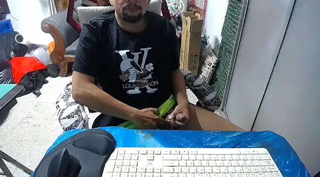 Snapshot of alexam_gal@xh chatting on 02/05/25, 10:01 alexam galxh online show from 02/05/25, 10:01